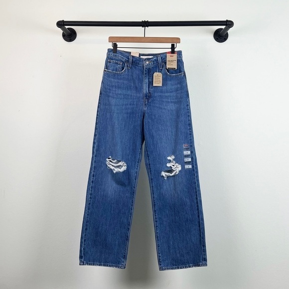 NWT Levi’s High Waisted Straight Distressed Jeans in Joe Strut - Picture 5 of 10